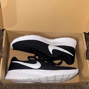 Nike Black and White Women's Sneakers